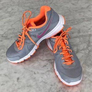 Nike Revolution 2 Size 7.5 Like New!